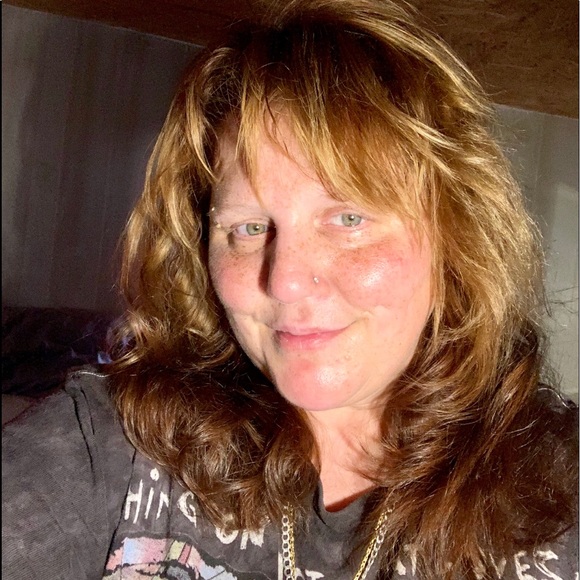 Profile Picture of Stacy Ganey (@msganey) on Poshmark