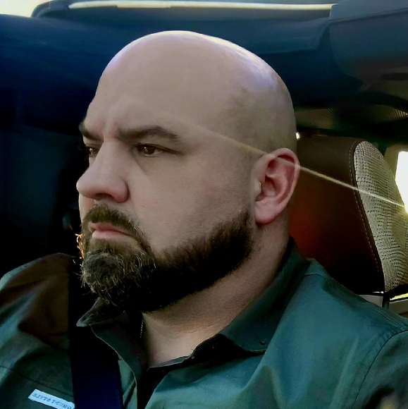 Profile Picture of Ryan Bahnemann (@ryanbahnemann) on Poshmark