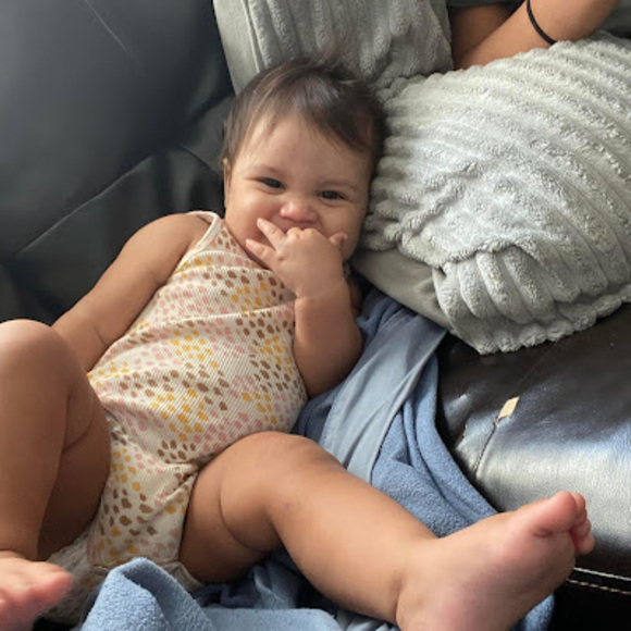 Profile Picture of Kelin Irias (@kelinirias230) on Poshmark