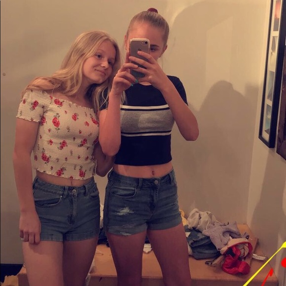 Profile Picture of Celeste Roberts (@celeste_roberts) on Poshmark