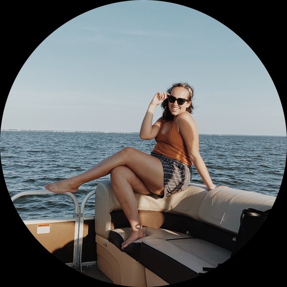 Profile Picture of Madison Bookheimer (@mlb_17_) on Poshmark