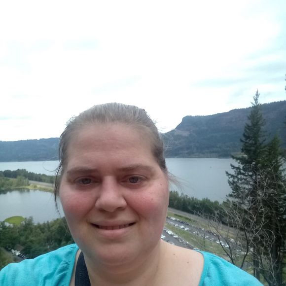 Profile Picture of Dawn Needham (@dawn98395) on Poshmark