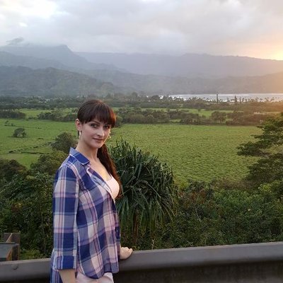 Profile Picture of Amy (@AmyAtrade) on Twitter