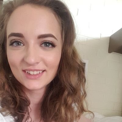 Profile Picture of Colleen Roach (@ccrfan123) on Twitter