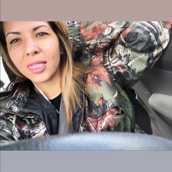 Profile Picture of Syrah sariyah Ronsyne (@s_ronsyne) on Poshmark