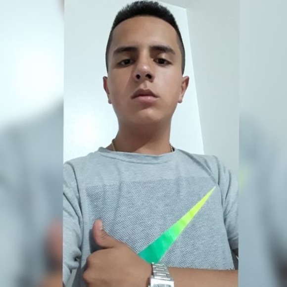 Profile Picture of David Gamba hernandez (@anderson_032001) on Poshmark