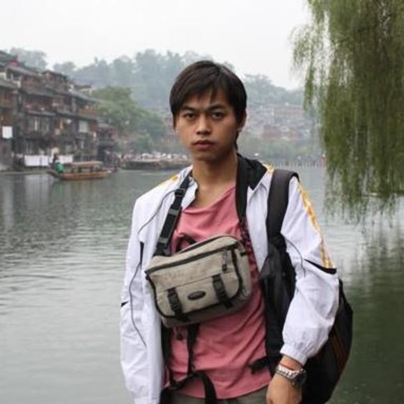 Profile Picture of Ming Li (@mingbazi) on Poshmark
