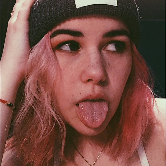 Profile Picture of Abby Crotsley (@abbycrotsley) on Poshmark