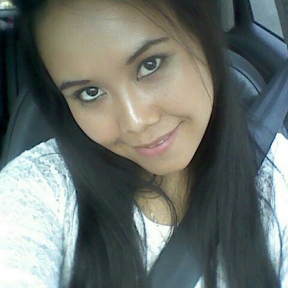 Profile Picture of Nipha Socha (@niphas) on Poshmark