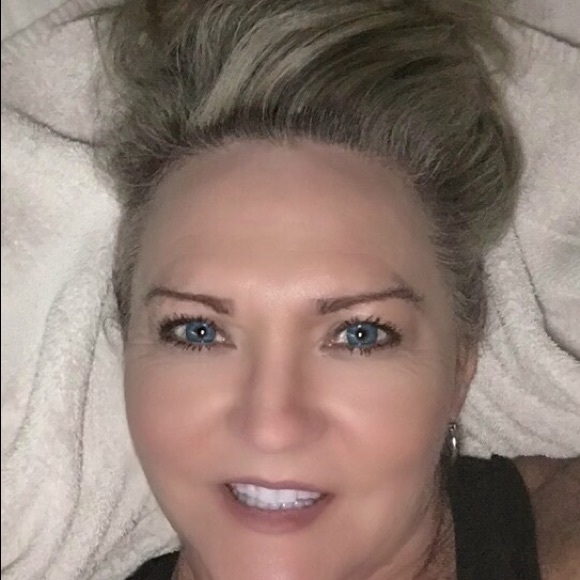 Profile Picture of Pat Walls (@pswalls) on Poshmark