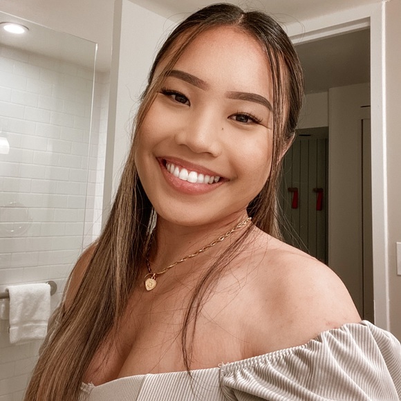 Profile Picture of Megan Cepriano (@megancep) on Poshmark