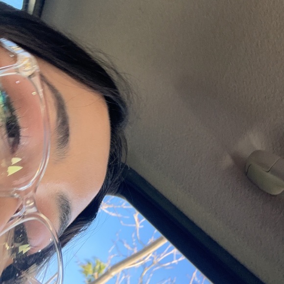 Profile Picture of Yesenia Lorenzo (@yesenialoren985) on Poshmark