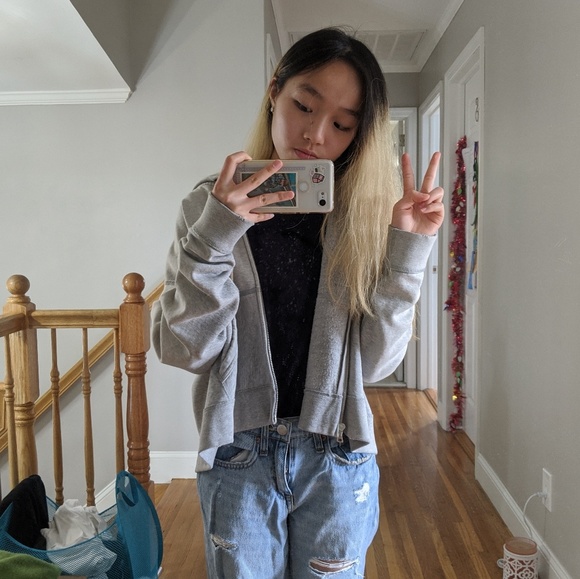 Profile Picture of Keira Leung (@keira_leung) on Poshmark