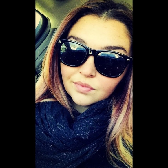 Profile Picture of Brianna Giacoppe (@bgiacoppe) on Poshmark