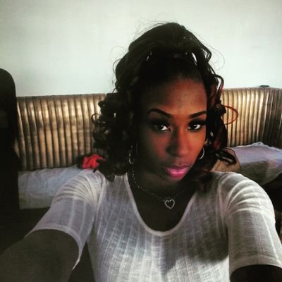 Profile Picture of Mo'ka Banks (@MokaBanks4eva) on Twitter