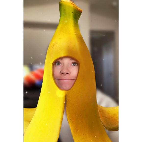 Profile Picture of Hannah Seuferer (@hannahseuferer) on Poshmark