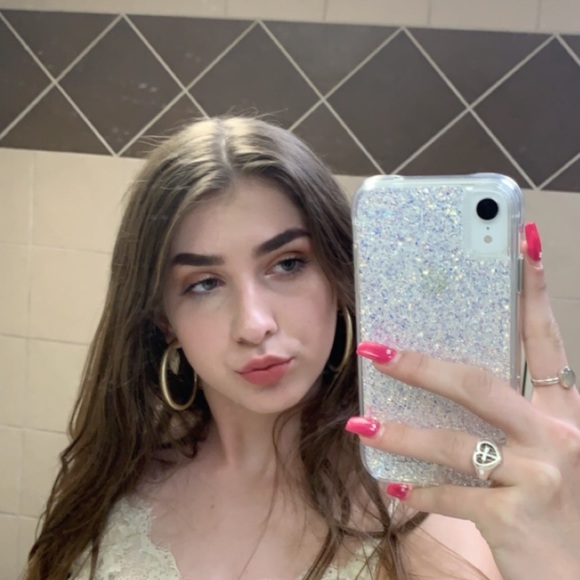 Profile Picture of Julia Mchatton (@juliaemmm) on Poshmark