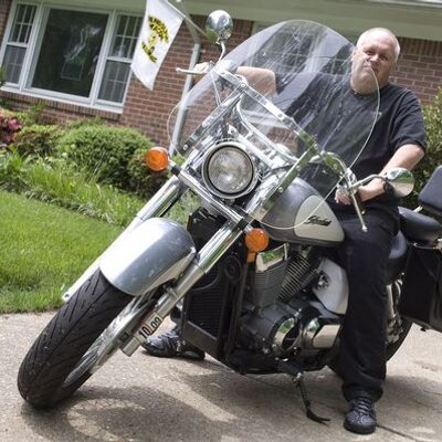 Profile Picture of Richard Gearhart (@hokiejacket) on Twitter