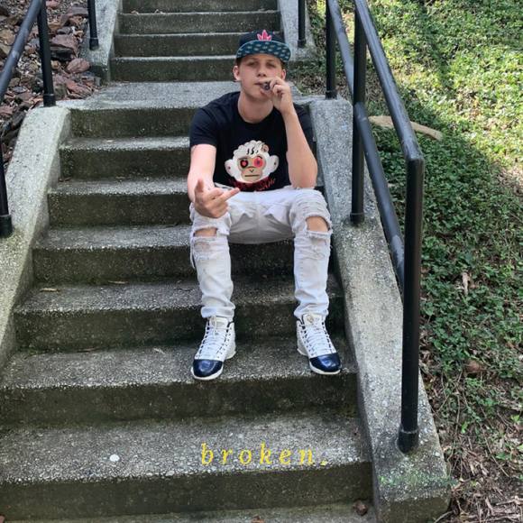 Profile Picture of Austin Cooley (@austincooley258) on Poshmark