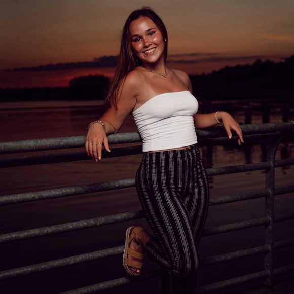 Profile Picture of Grace Beehler (@grace_beehler) on Poshmark