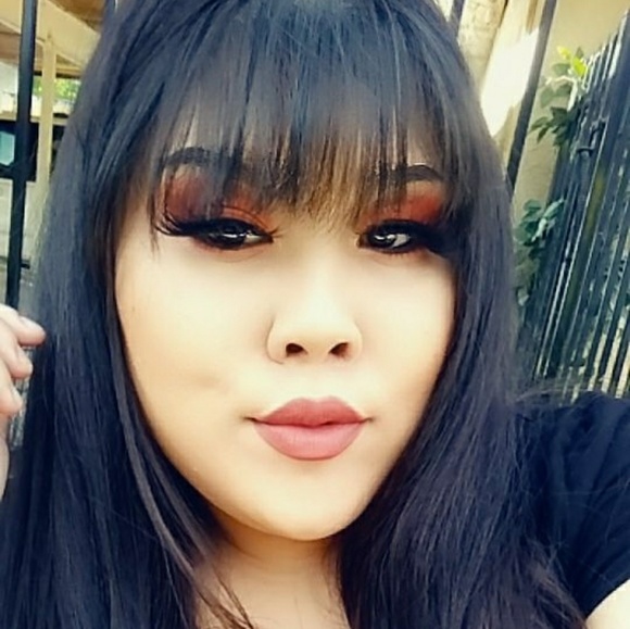 Profile Picture of Adrianba Ybiernas (@anna209637) on Poshmark