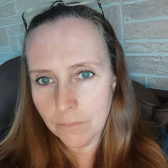 Profile Picture of Carol Mckellar (@cmckellar1972) on Poshmark