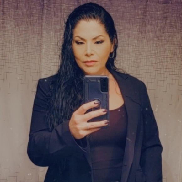 Profile Picture of Mariel Yerkey (@mariel7614) on Poshmark