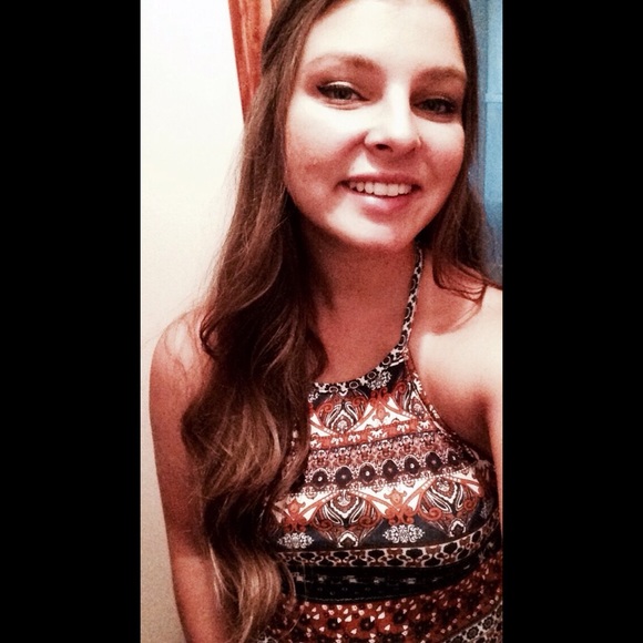 Carolyn Senderak - Poshmark Profile Picture of Carolyn Senderak (@csenderak) on Poshmark