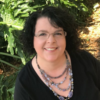 Profile Picture of Beth Watson (@creativelybeth) on Twitter