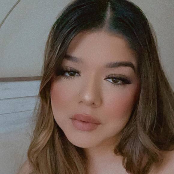 Profile Picture of Melissa Michelle fierro (@meliisson) on Poshmark