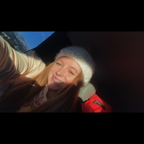 Profile Picture of Faith Saindon (@faithsaindon) on Poshmark