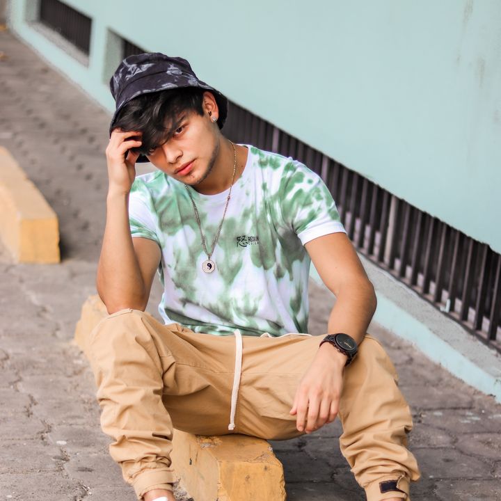 Profile Picture of   1662273785784326~c5_1080x10... (@erick.medina) on Tiktok