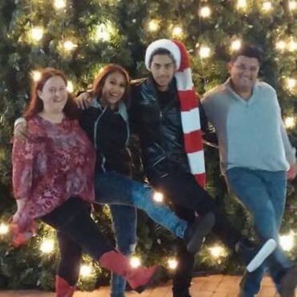 Carlos Mosquera - Poshmark Profile Picture of Carlos Mosquera (@clos68) on Poshmark