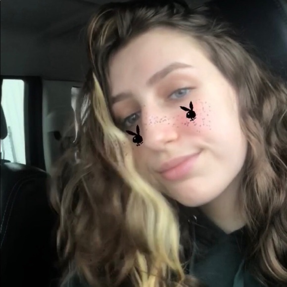 Profile Picture of Alexa Bruni (@alexabruni) on Poshmark