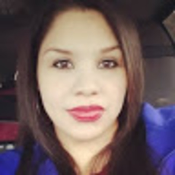 Profile Picture of Carla Quintero (@carla_quintero) on Poshmark