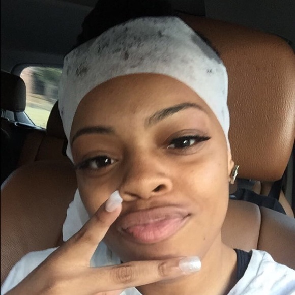 Profile Picture of Estariah Slatten (@star317) on Poshmark