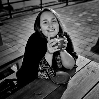 Profile Picture of Jo Robertson (@LillianCraze) on Twitter