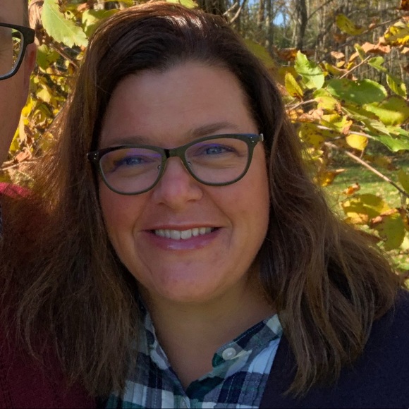 Profile Picture of Shelley Holzman (@smh130) on Poshmark