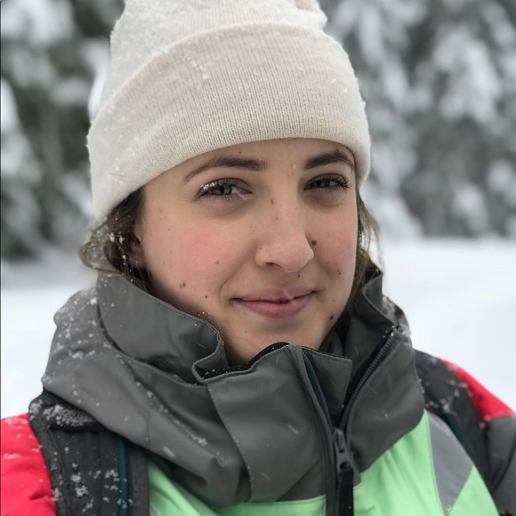 Profile Picture of Mary kate Knill (@mkknill) on Poshmark