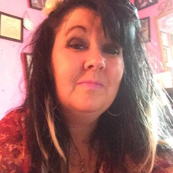 Profile Picture of Lee Keahon (@magikhex) on Poshmark