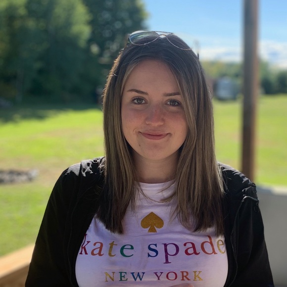 Profile Picture of Katie Belsher (@belsherkate) on Poshmark