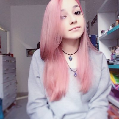 Profile Picture of Alex Bukowski (@MartinaMengaro) on Twitter