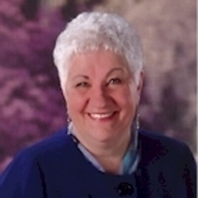 Profile Picture of Janet White (@BuyersOption) on Twitter