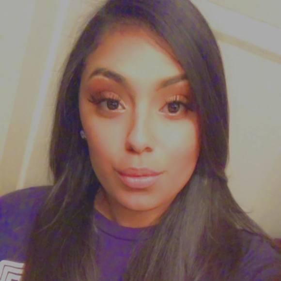 Profile Picture of Chasity Morales (@chasity00) on Poshmark