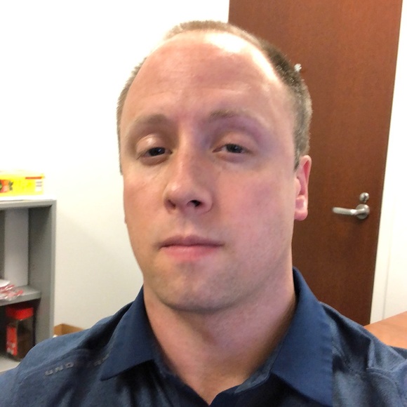 Profile Picture of David Nafziger (@dnafz79) on Poshmark