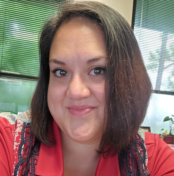 Profile Picture of Crystal Gekler (@cgekler) on Poshmark