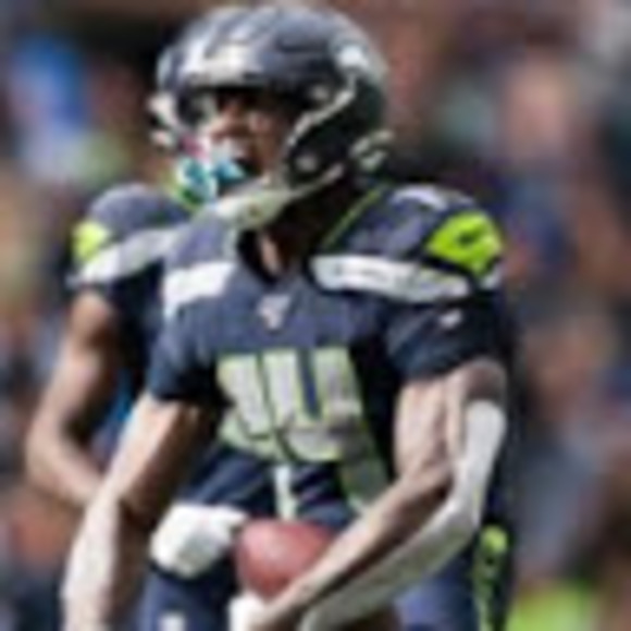 Profile Picture of Andrew Valenzuela (@av0812) on Poshmark