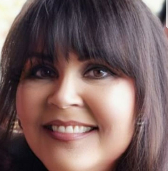 Profile Picture of Lisa suber Munroe (@ray81165) on Poshmark