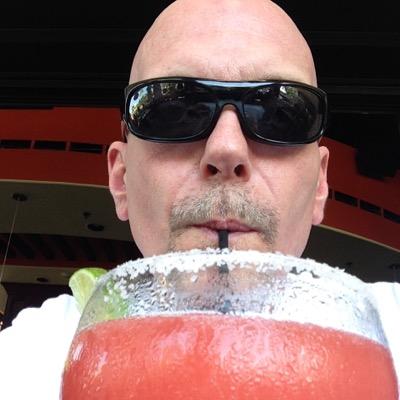 Profile Picture of Paul Bridge (@10thumbsPaul) on Twitter