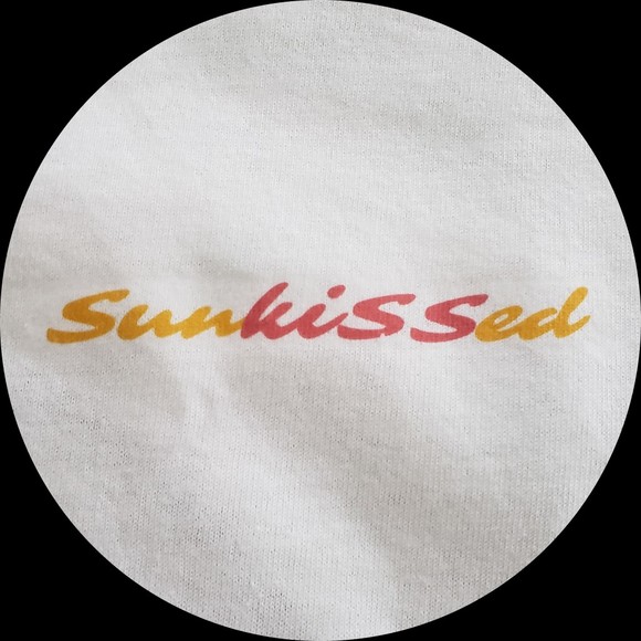 Profile Picture of Sunkissed canada Canada (@sunkissedcanada) on Poshmark